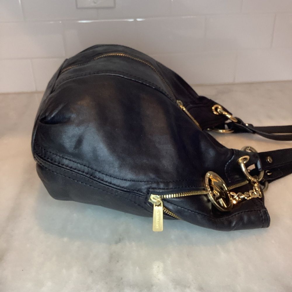 MICHAEL KORS MOXLEY BLACK SOFT LEATHER SHOULDER TOTE - Picture 8 of 16